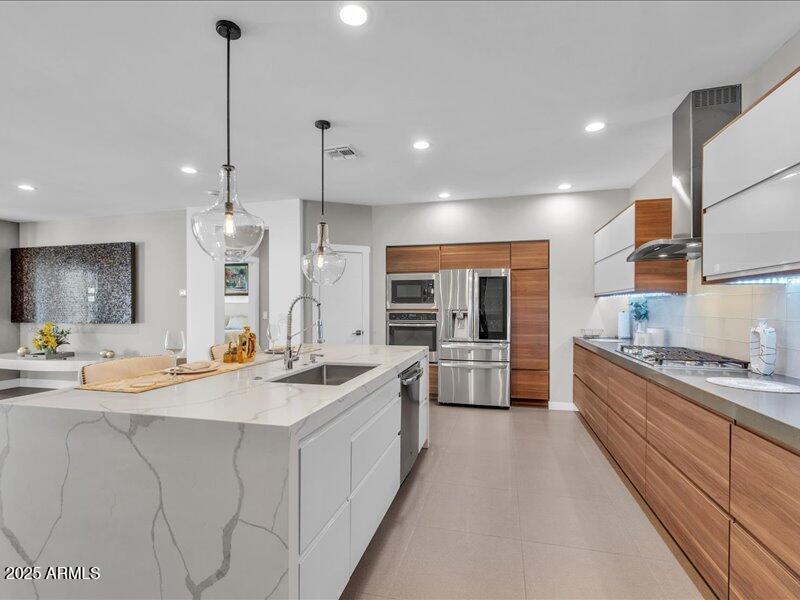 07-1010_E_Pierson_St10