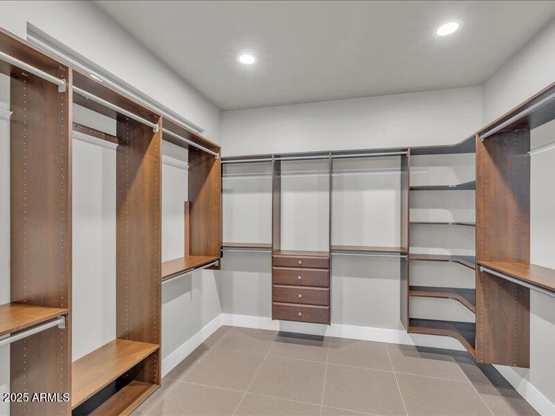 29-1010_E_Pierson_St29