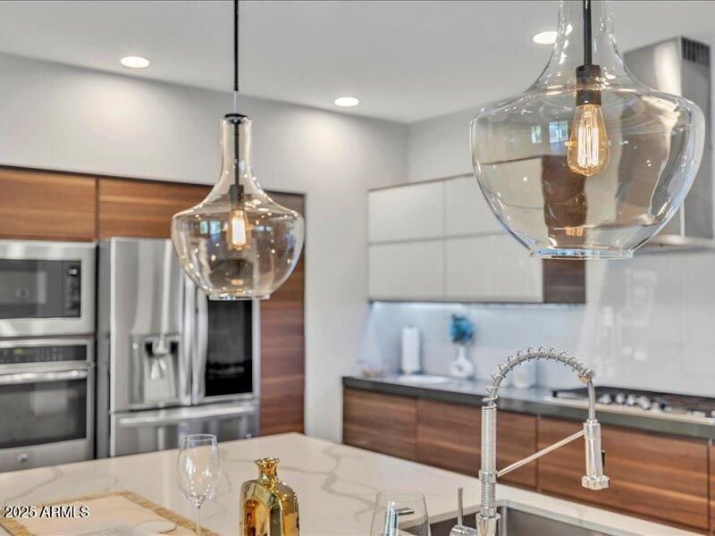 35-1010_E_Pierson_St49