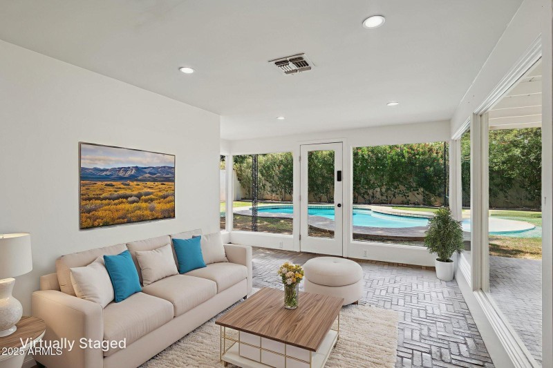 1614 Palmcroft Way SE - Sun Room (Staged