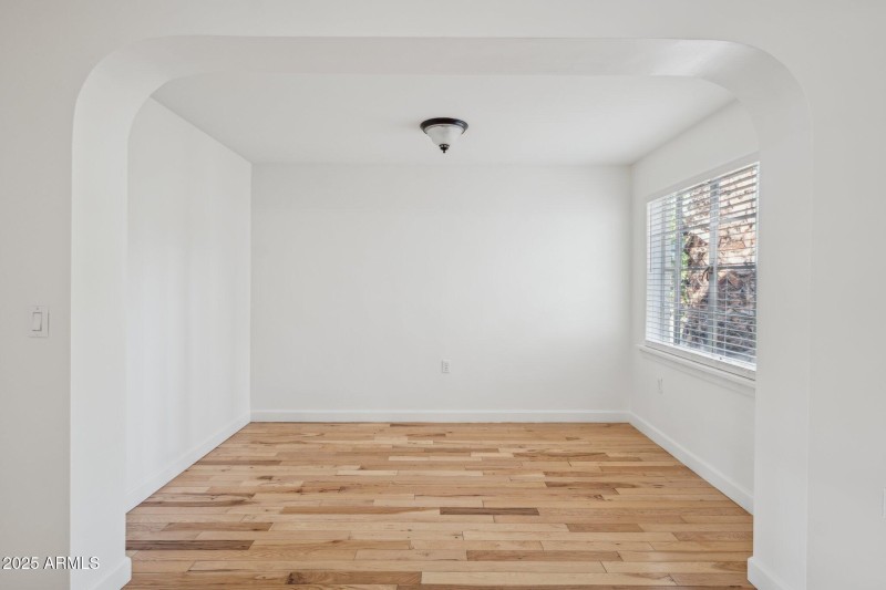 1614 Palmcroft Way SE - BR 2 Sitting Roo