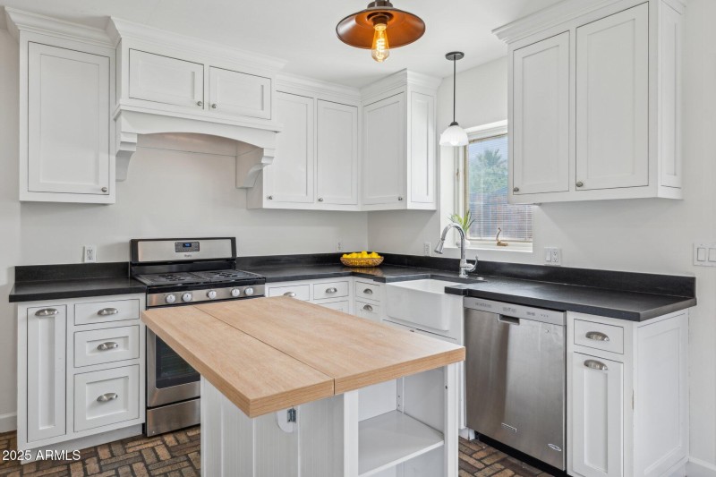 1614 Palmcroft Way SE - Kitchen (2)