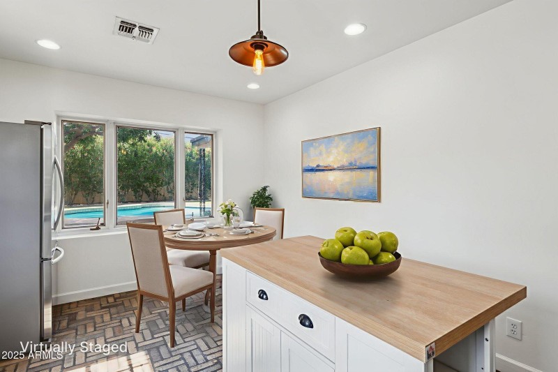 1614 Palmcroft Way SE - Kitchen (Staged)