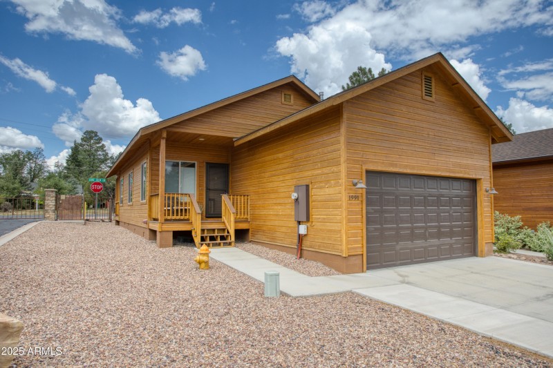 1991 N LAKE BREEZE Road, Lakeside
