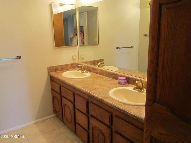 B16 U208 BATHROOM VANITY