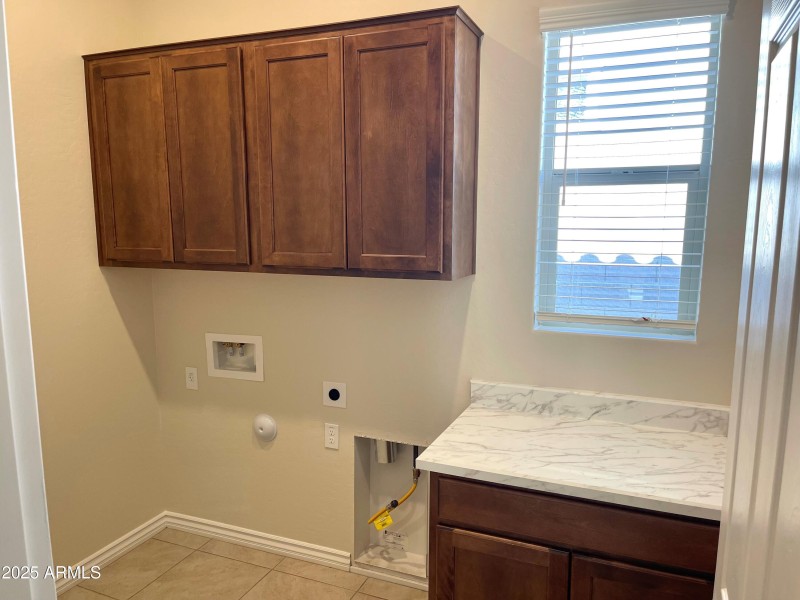 Lot 121 Laundry Room