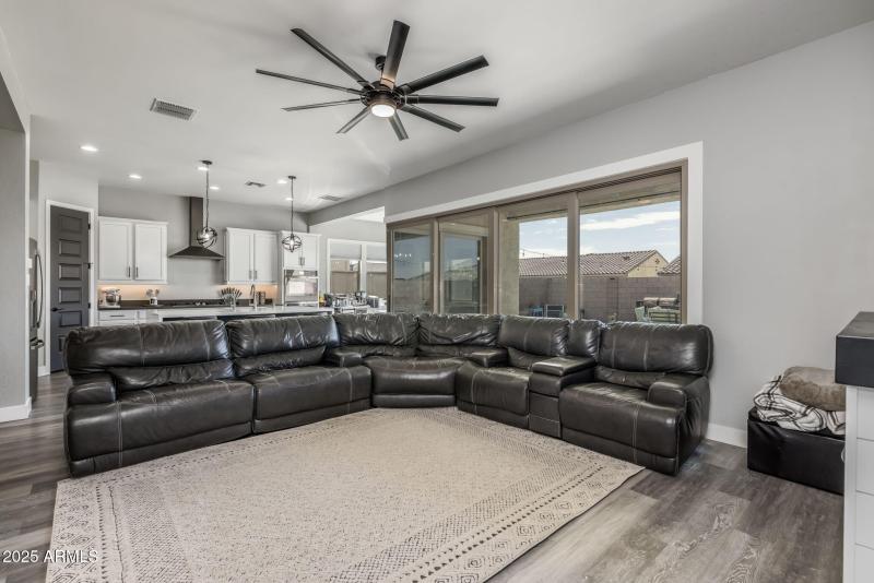 10-web-or-mls-10709 E Thornton Ave, Mesa