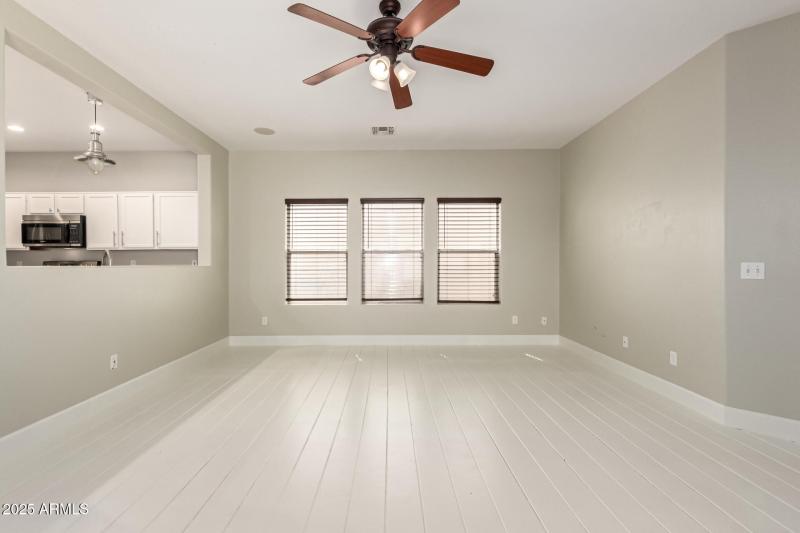 09 Avendia Del Valle