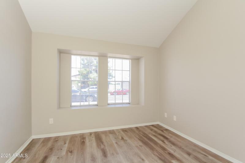 012-photo-bedroom-10955630