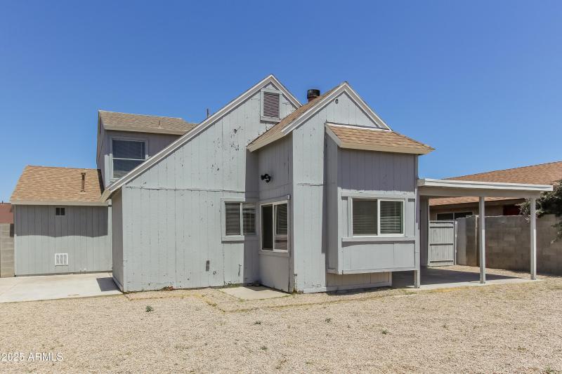 015-photo-rear-view-10955623