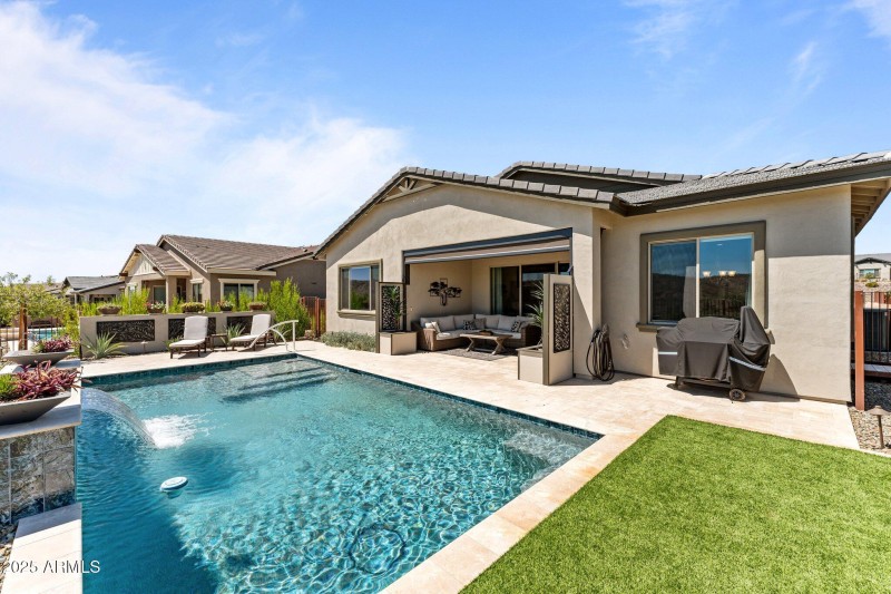 Heated and cooled pool