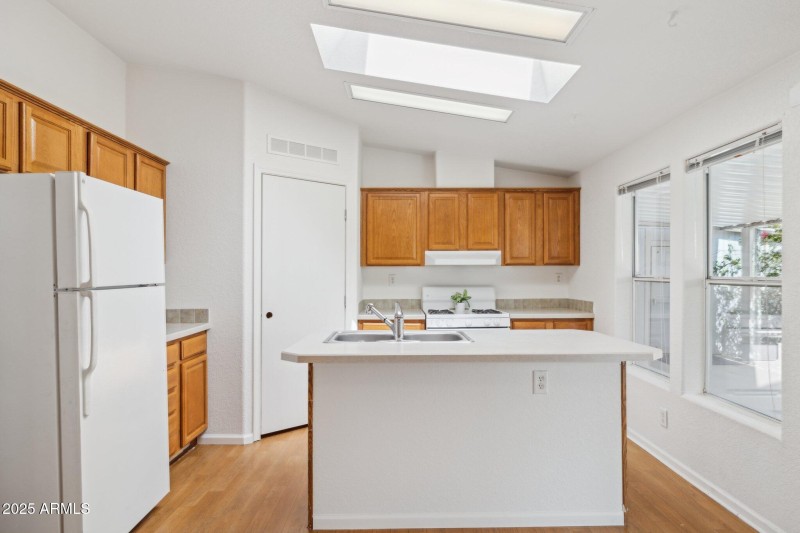 8-web-or-mls-16101-n-el-mirage-rd-327