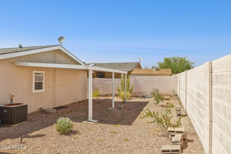 25-web-or-mls-16101-n-el-mirage-rd-327