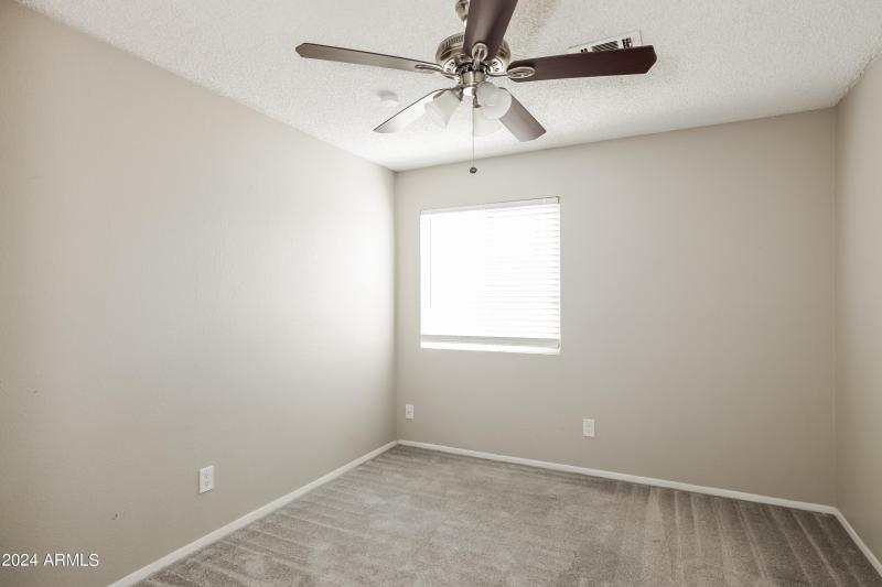 028-photo-bedroom-13782112