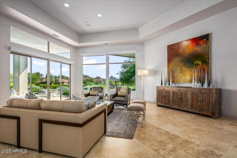 16-Living Room Views