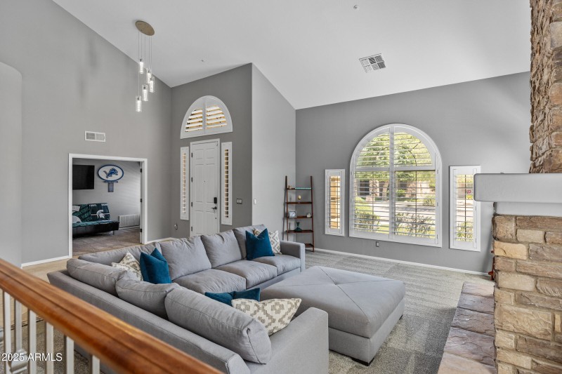 2409 W Quail Track Dr-11