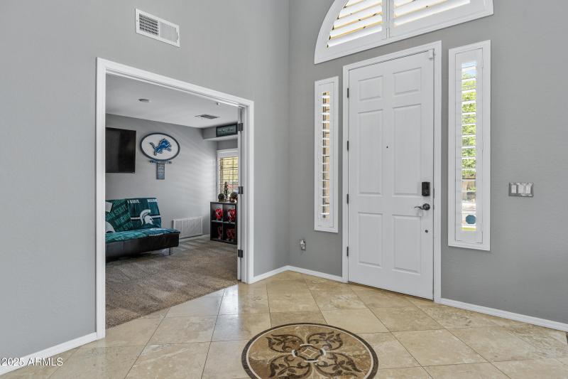 2409 W Quail Track Dr-12