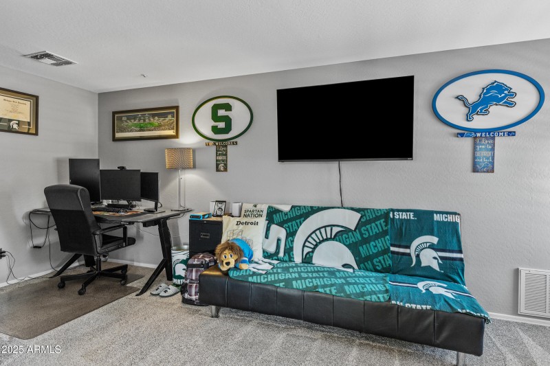 2409 W Quail Track Dr-13