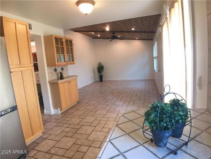 IS6m8j3q8tv5w21000000000