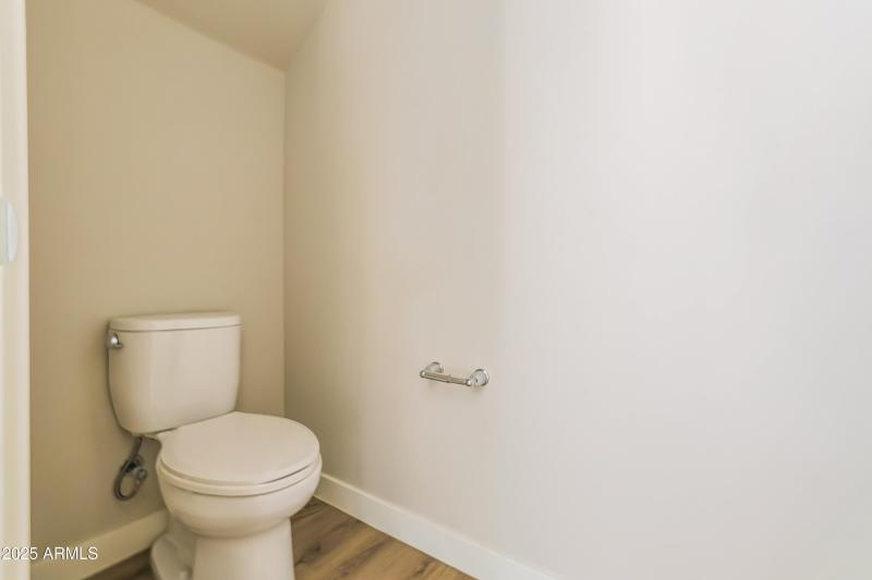 014-photo-bathroom-14589177