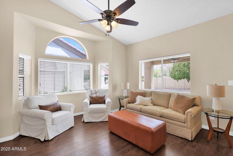 25-web-or-mls-P1246034