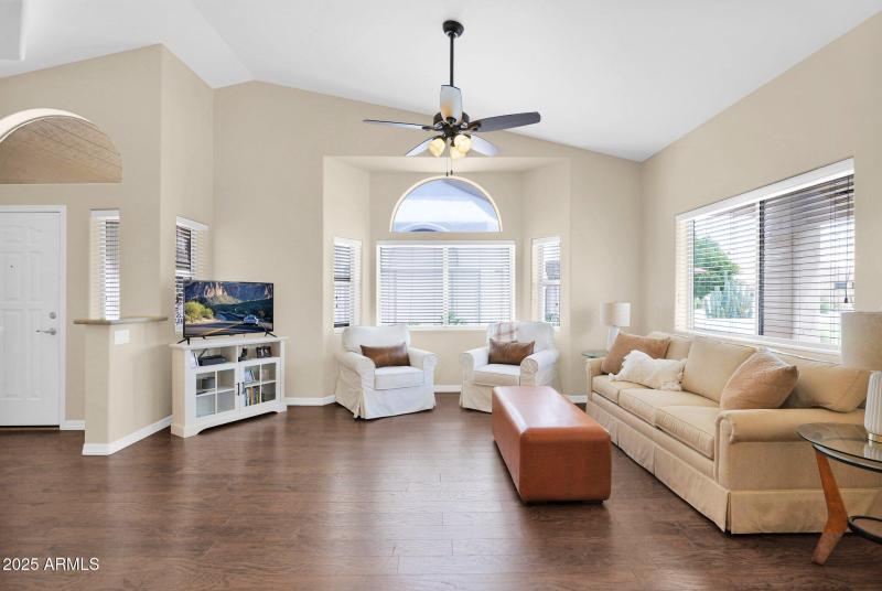 26-web-or-mls-P1246036