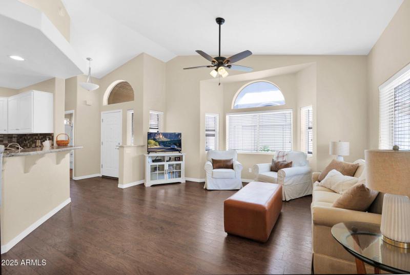 27-web-or-mls-P1246038