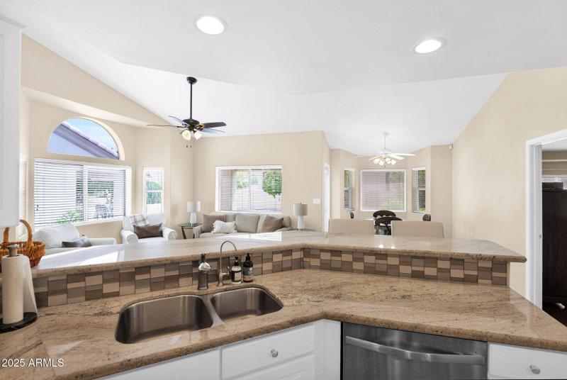 33-web-or-mls-P1246049