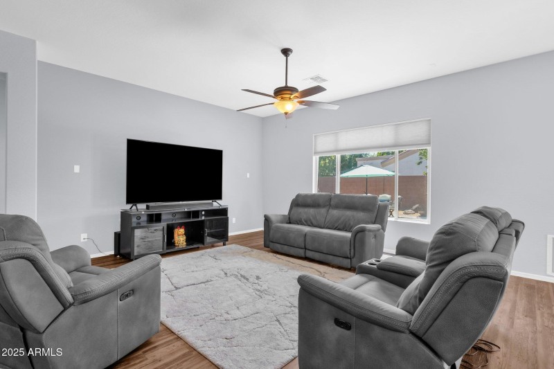 8-web-or-mls-12952-w-vista-paseo-dr