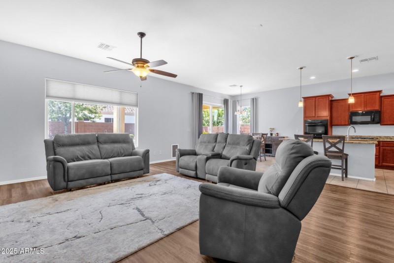 9-web-or-mls-12952-w-vista-paseo-dr