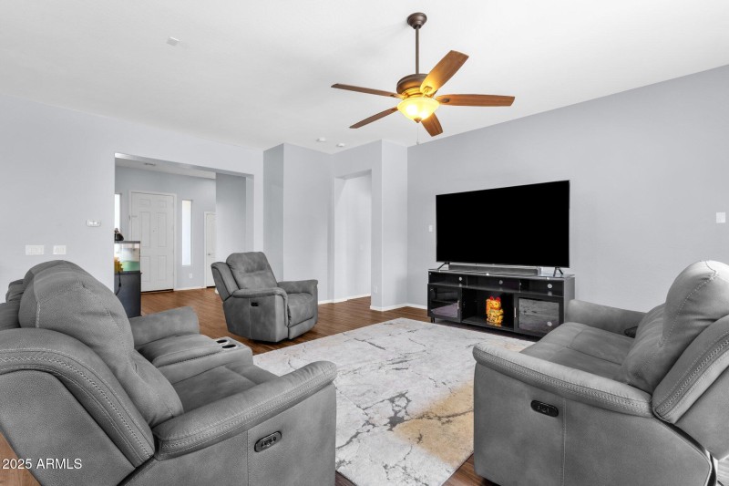 11-web-or-mls-12952-w-vista-paseo-dr