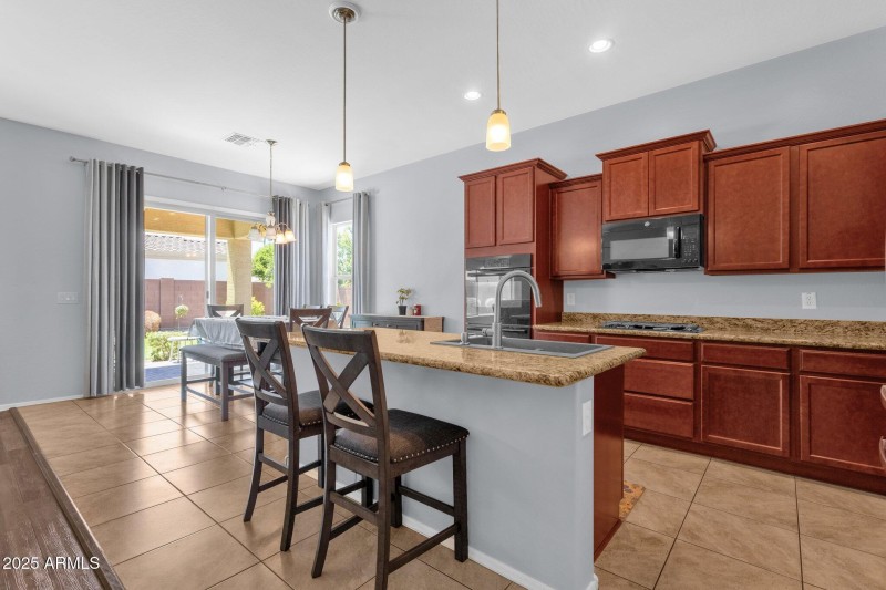 17-web-or-mls-12952-w-vista-paseo-dr