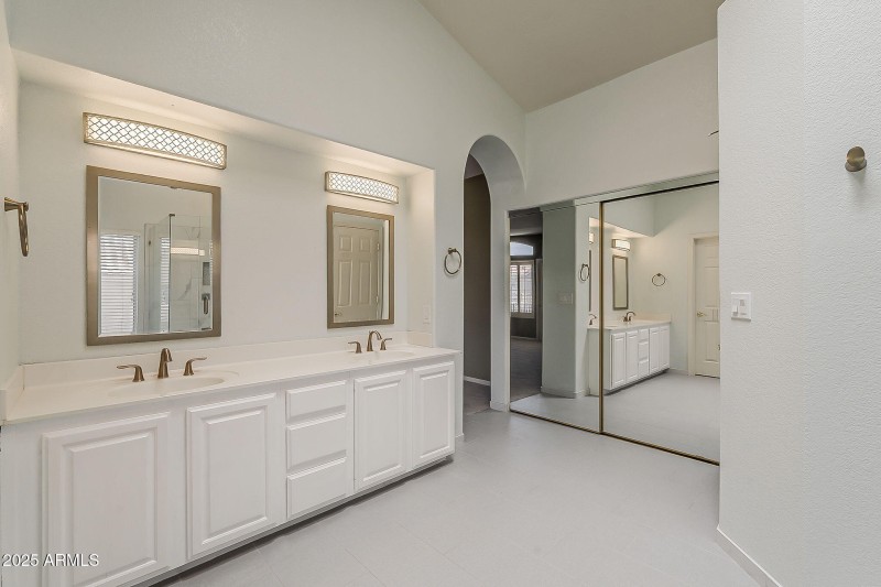 37-web-or-mls-Glenhaven-37