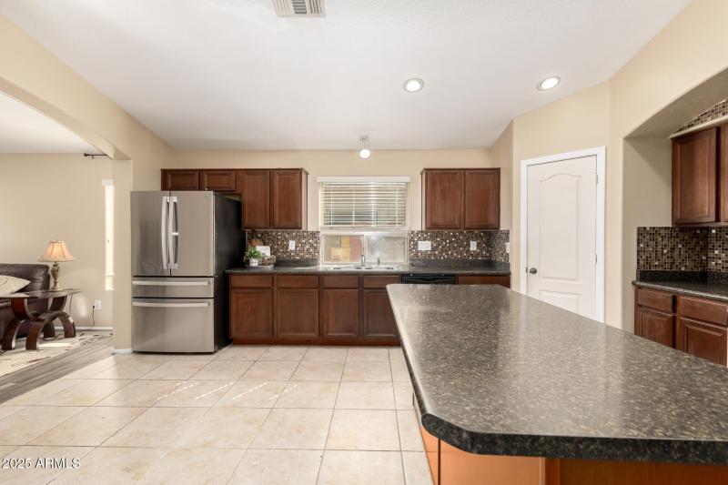 Large Breakfast Island