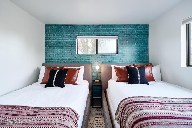 PropertyImageCo_4535N75thPl_WEB_14