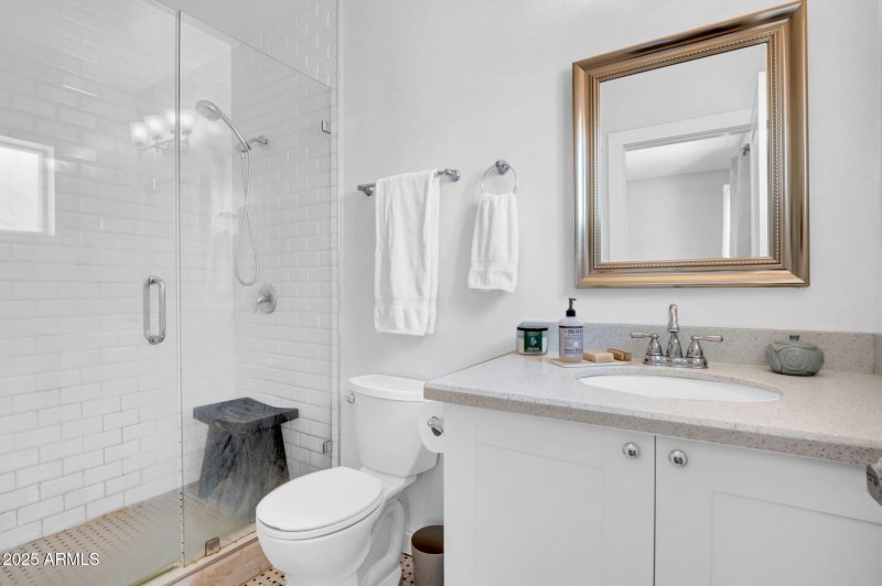 13-web-or-mls-1229 E Moreland St-13