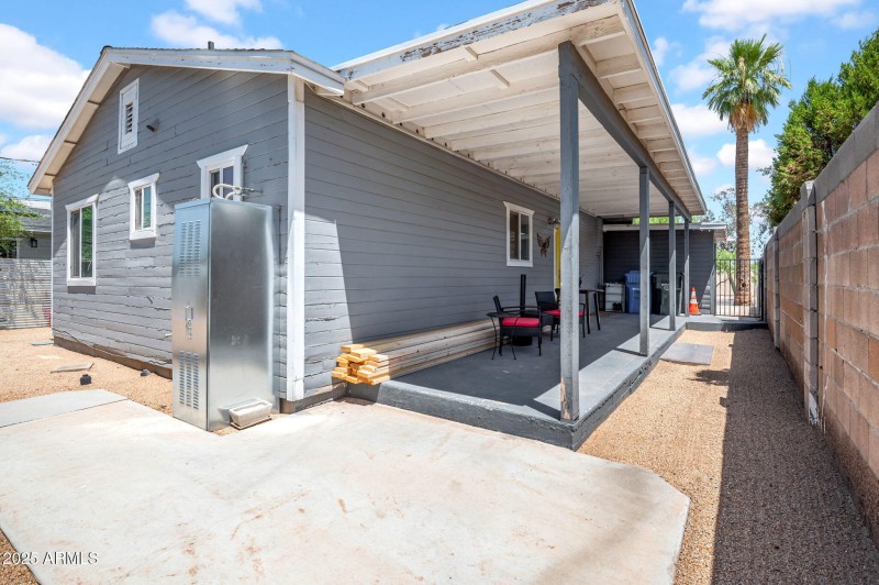 14-web-or-mls-1229 E Moreland St-14