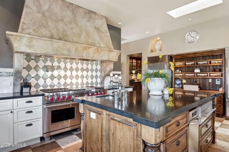 Kitchen 5738-n-32nd-pl