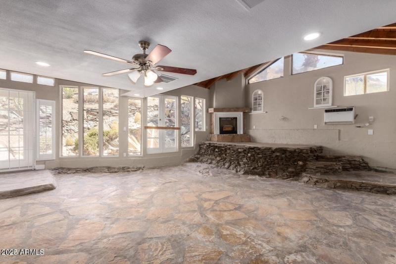 20220527165741149093000000-o