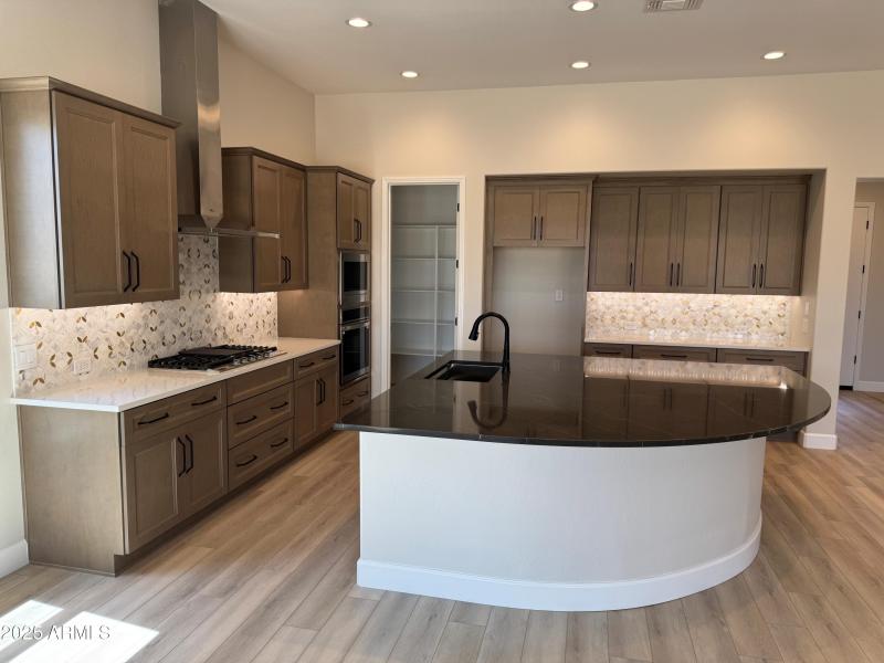 PC Unit 46 Lot 27 Kitchen 2