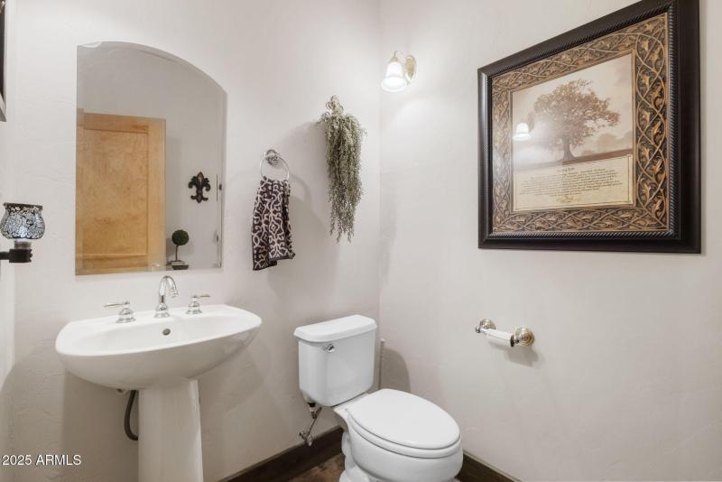26-Poweder Bathroom 2