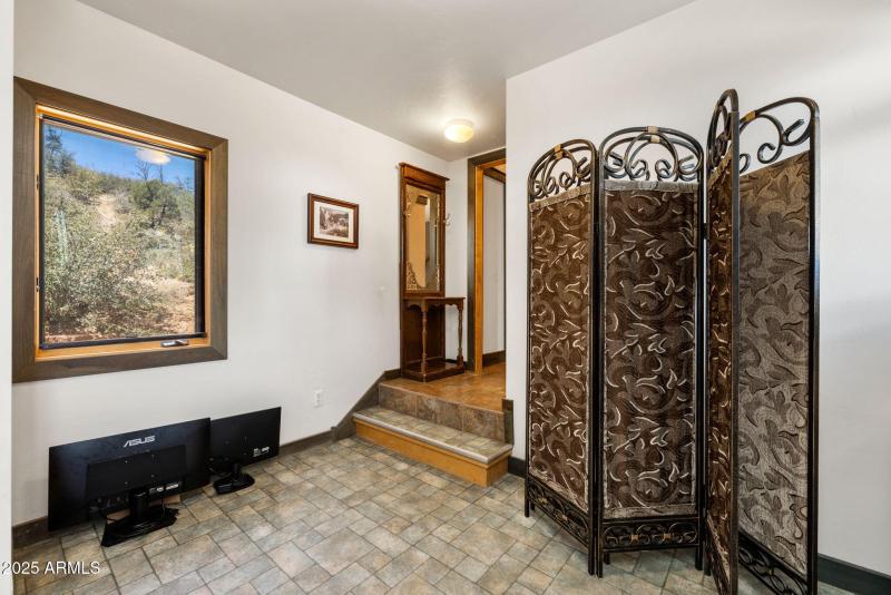28-Mud Room