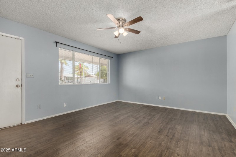 07 - Living Room