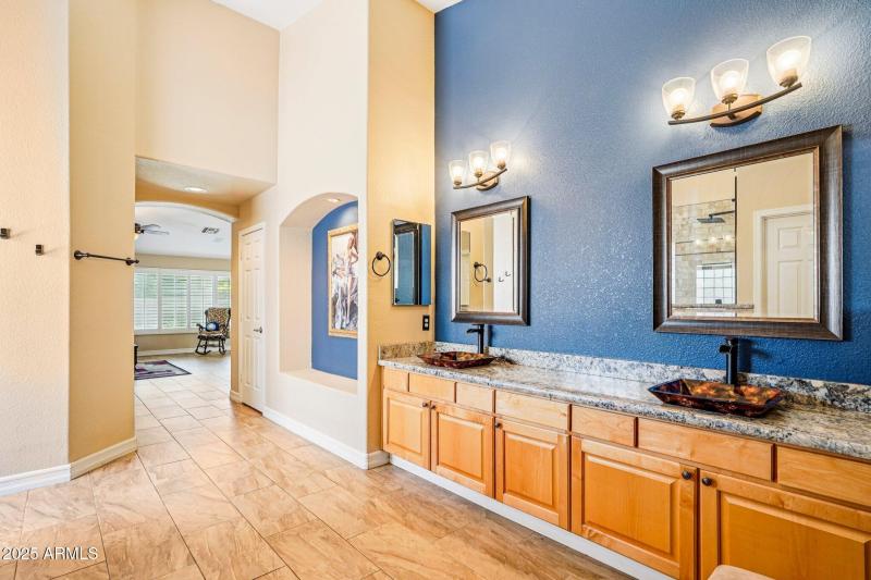 27-web-or-mls-N 85th Dr-S0907-027