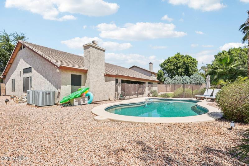 39-web-or-mls-N 85th Dr-S0907-039