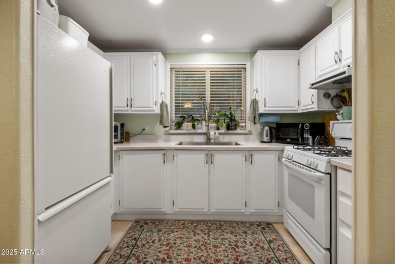 22-Kitchen 1