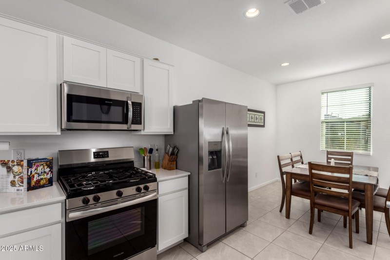 Refrigerator Conveys