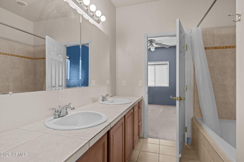 21-web-or-mls-DSC07236