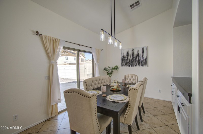 Dining 2
