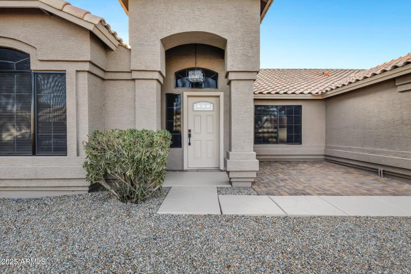 952 S Canal Dr-4